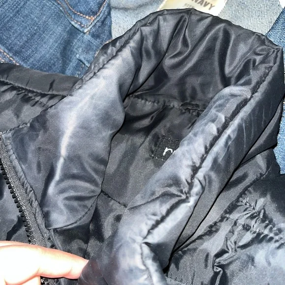 Black Puffer Vest - Picture 2 of 3